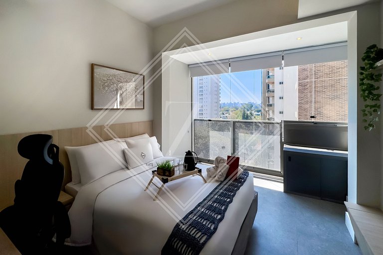 Zainalofts7Moema frente ao Hospital Alvorada 608BY