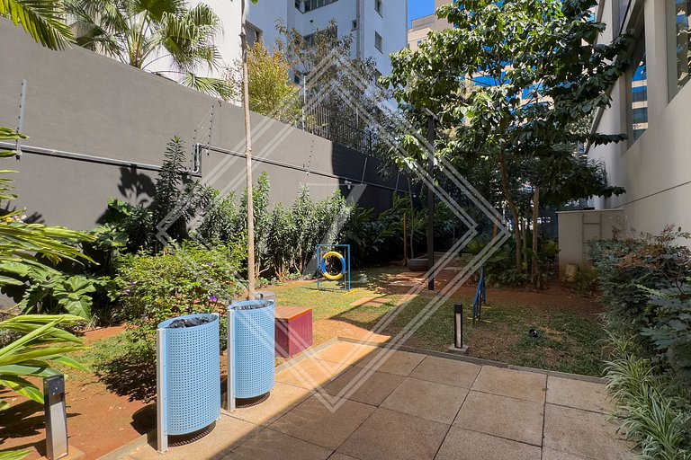 Zainalofts7Moema frente ao Hospital Alvorada 608BY