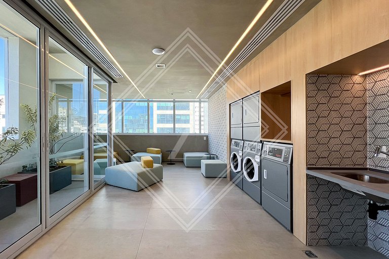 Zainalofts7Moema frente ao Hospital Alvorada 812BY