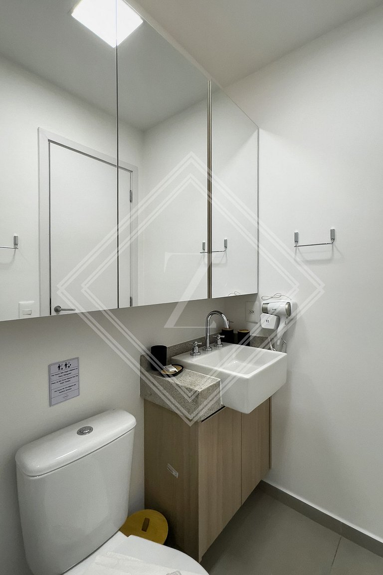 Zainalofts7Moema frente ao Hospital Alvorada 812BY