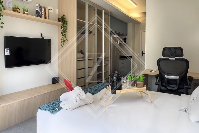 Zainalofts7Moema frente ao Hospital Alvorada 812BY