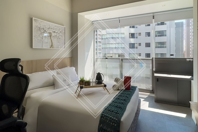 Zainalofts7Moema frente ao Hospital Alvorada 812BY