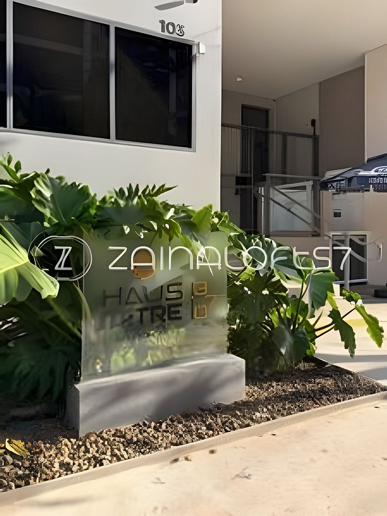 Zainalofts7 - 812 Haus Mitre Residence